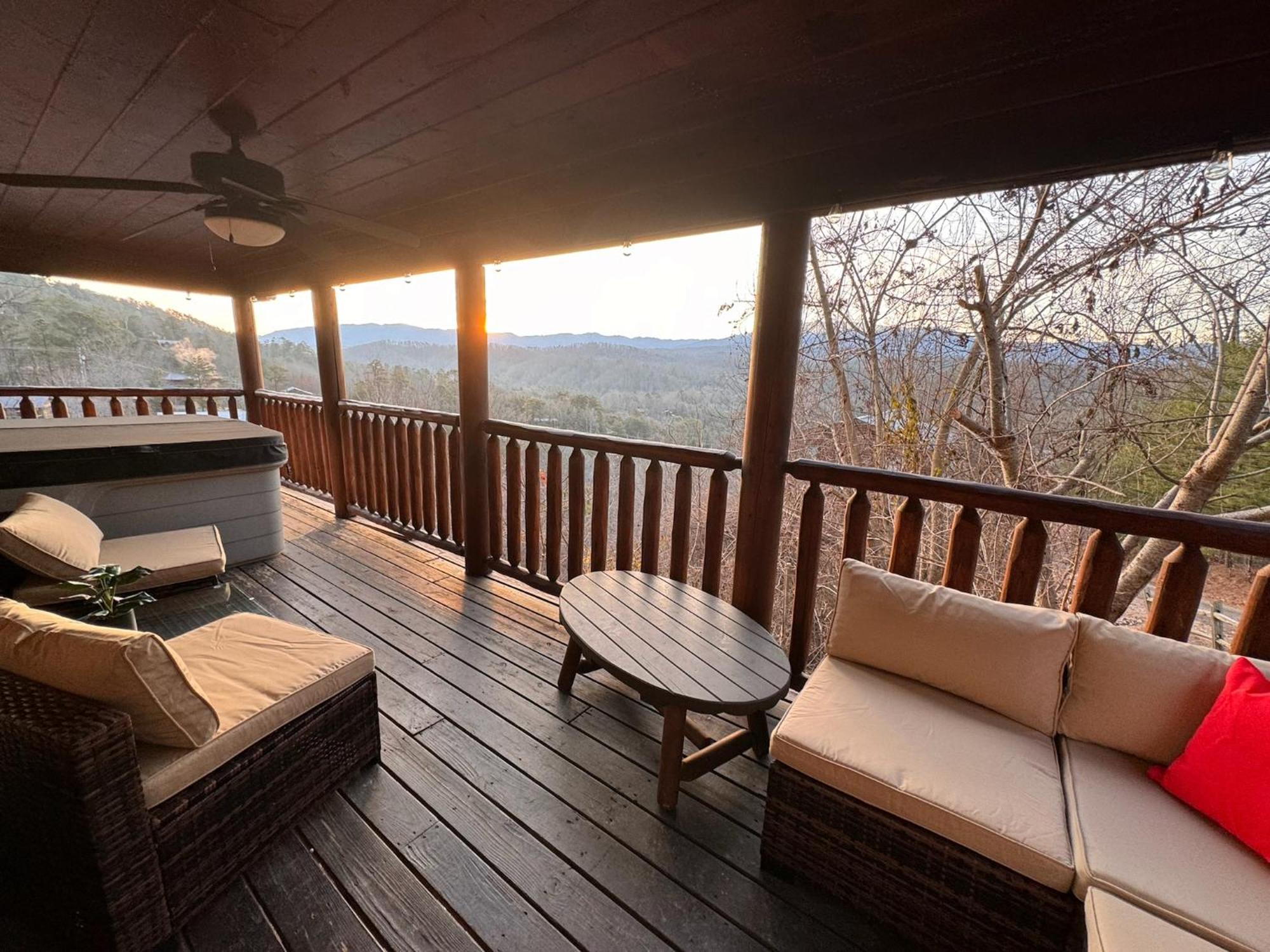 Smoky Paws - Exceptional Cabin, Stunning Mountain Views, Hot Tub, Tranquil, Gigabit Internet, Free L2 Ev 鸽子谷 外观 照片