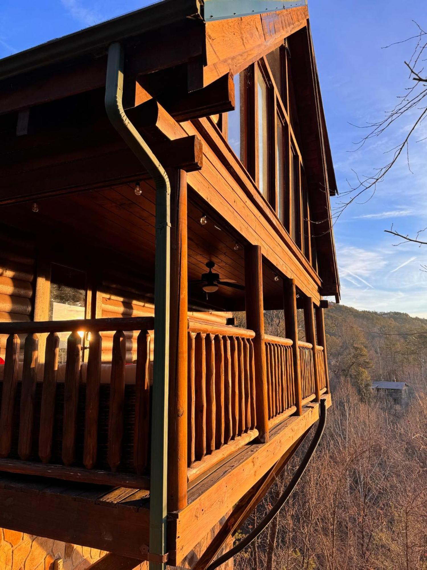 Smoky Paws - Exceptional Cabin, Stunning Mountain Views, Hot Tub, Tranquil, Gigabit Internet, Free L2 Ev 鸽子谷 外观 照片