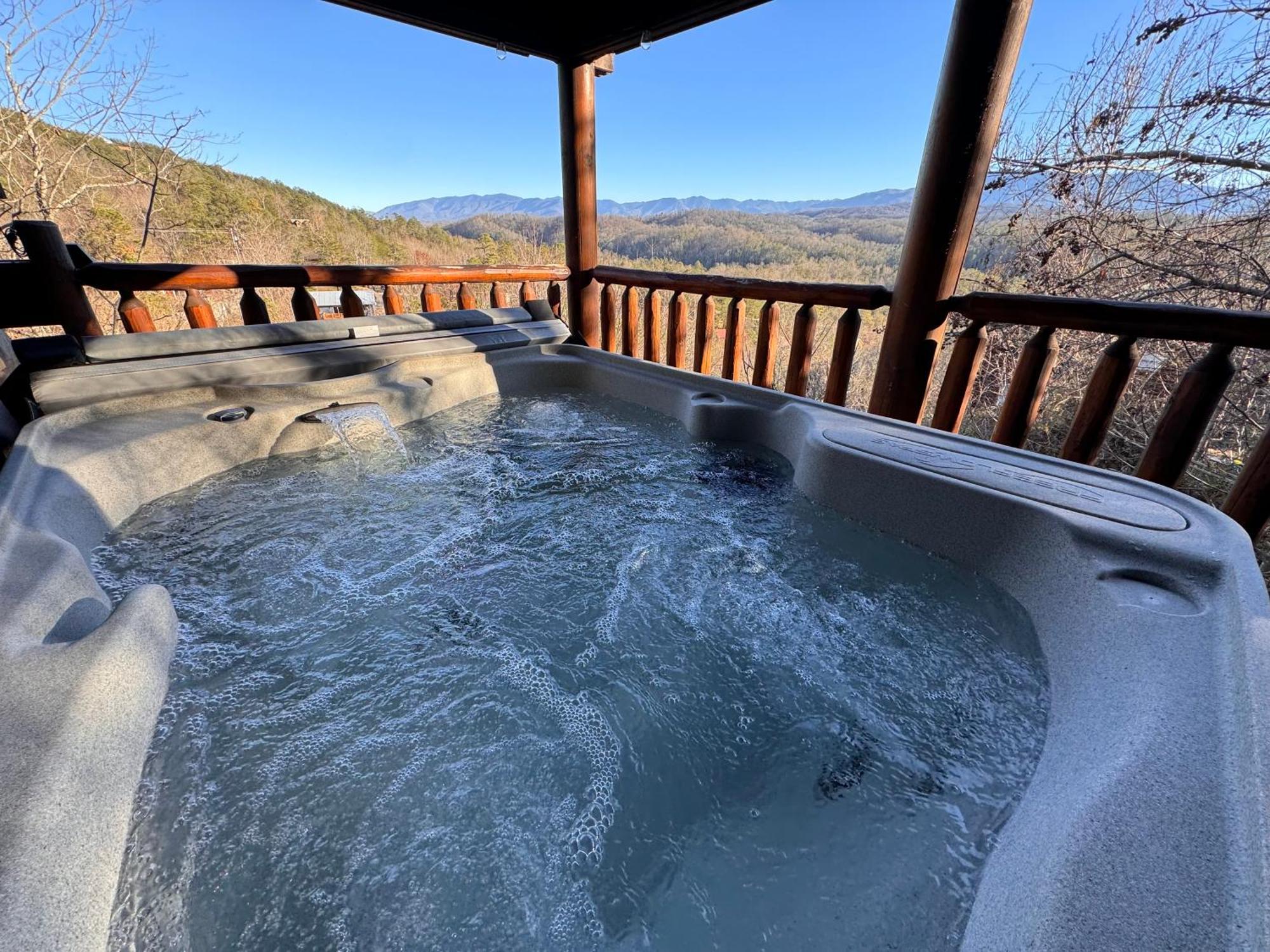 Smoky Paws - Exceptional Cabin, Stunning Mountain Views, Hot Tub, Tranquil, Gigabit Internet, Free L2 Ev 鸽子谷 外观 照片